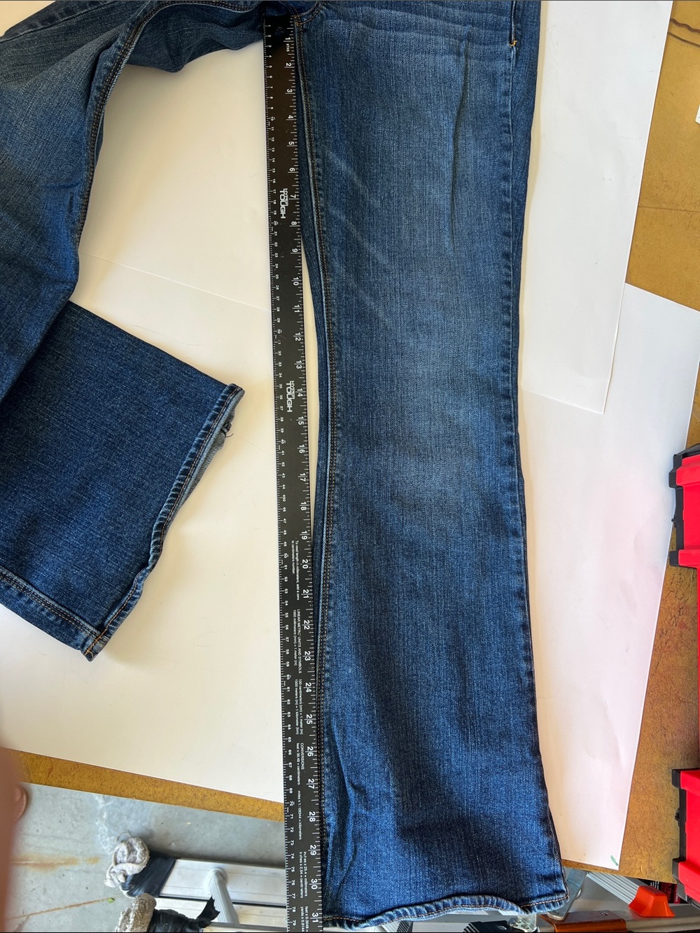 American Eagle Outfitters Women’s Boot Cut Jeans - Medium Blue Wash - Picture 7 of 12